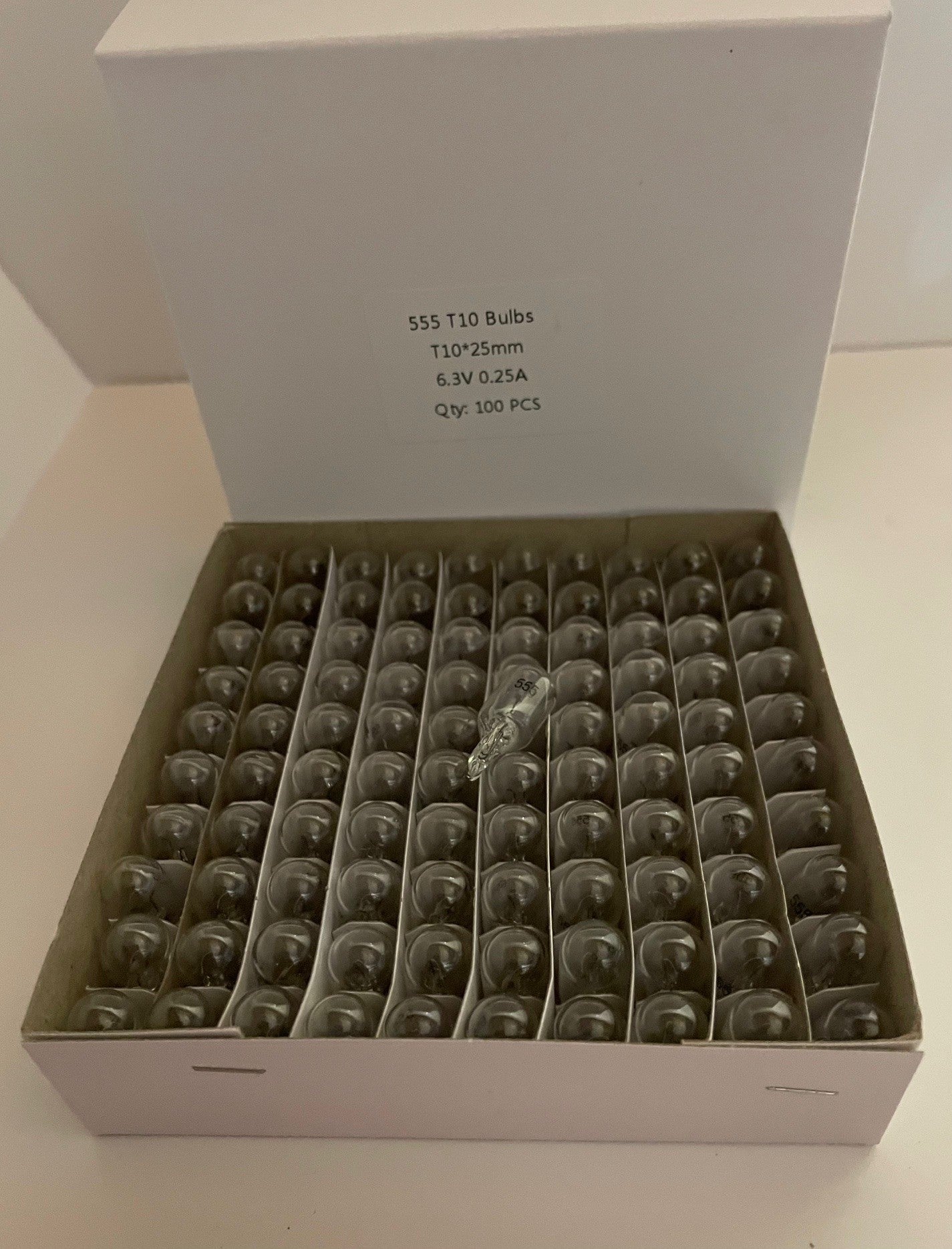 #555 Incadescent Light Bulbs